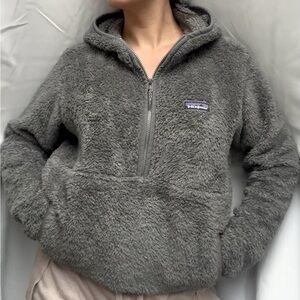 Patagonia | Women’s Los Gatos Hooded Fleece Pullover in Noble Gray M